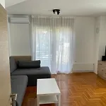 Apartman 12 Jelena Anzujska